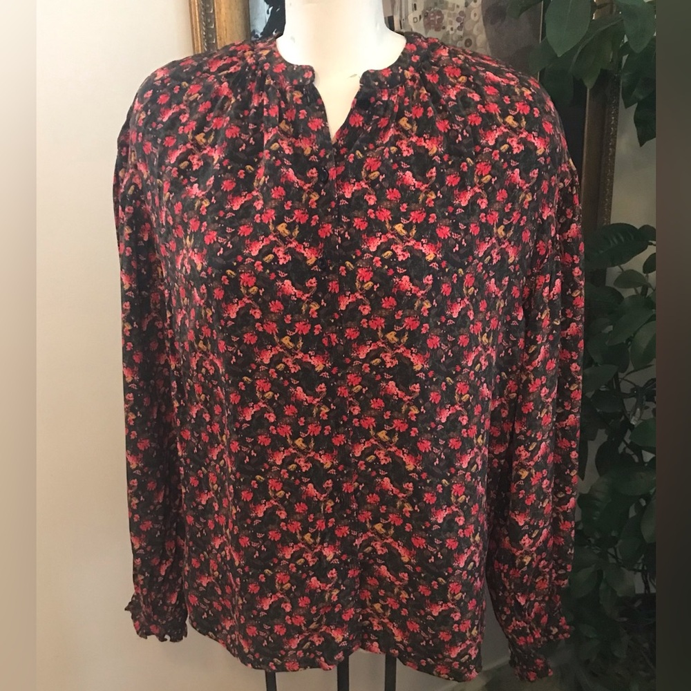 NWT - Something Navy Blouse - Size XS (see description for measurements)